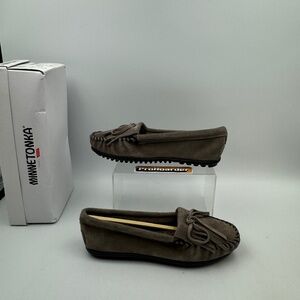NEW Minnetonka Women's Kilty Grey Size 7